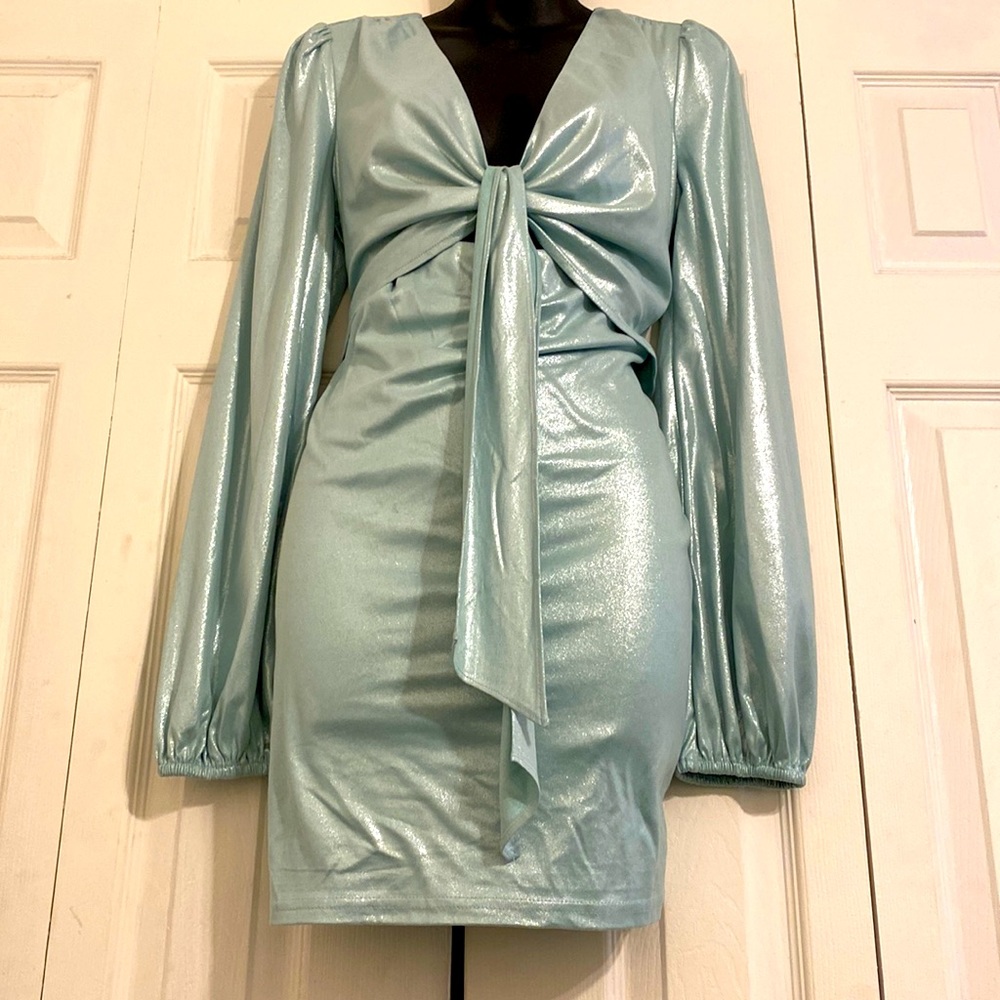 Dress - Picture 3 of 3